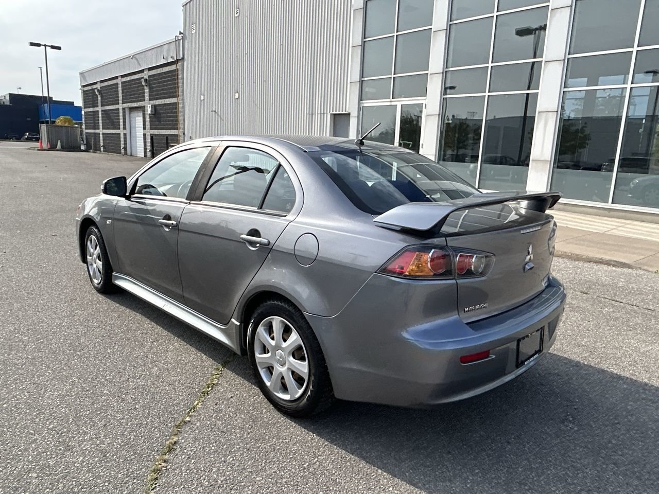 Used 2017  Mitsubishi  image 7
