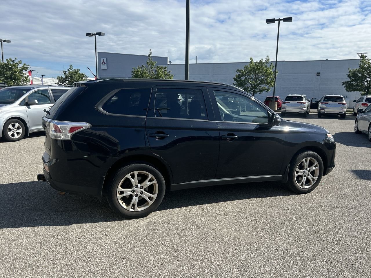 Used 2014  Mitsubishi SE image 12