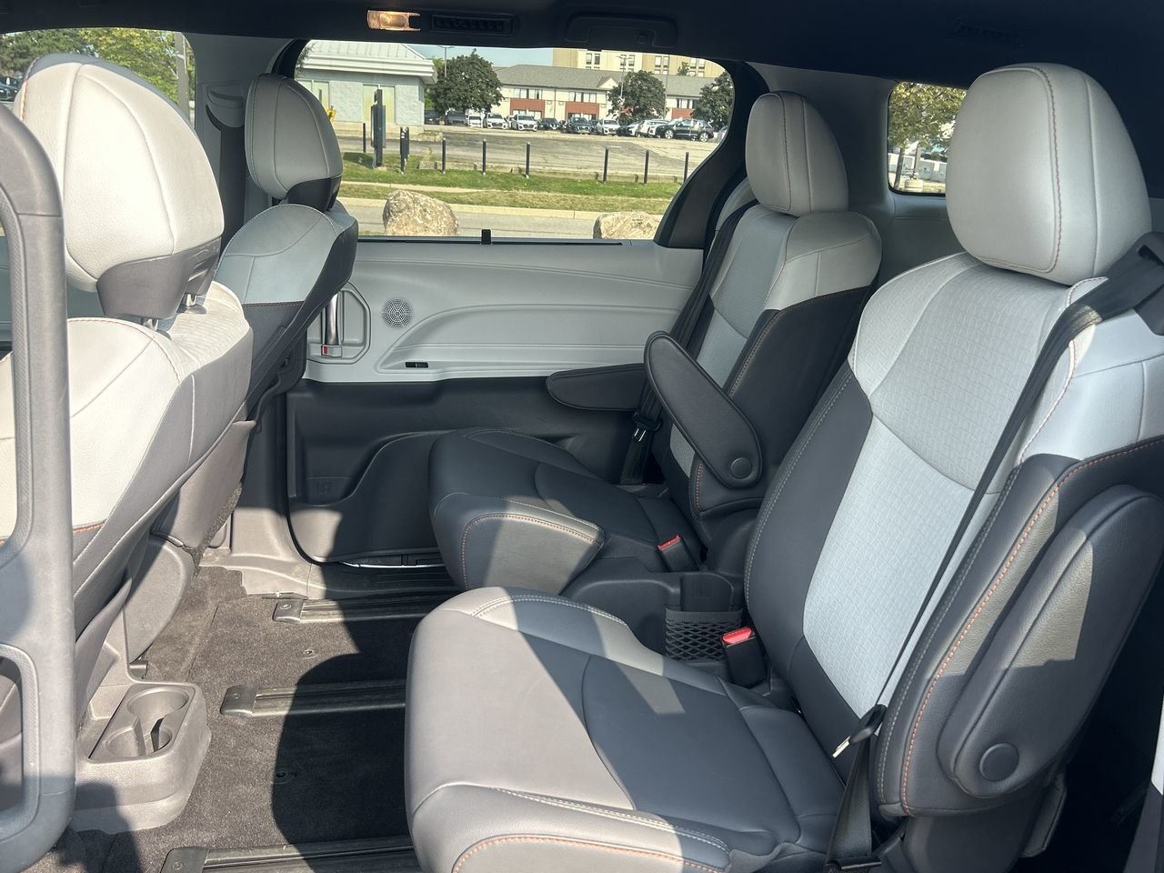 Used 2021  Toyota  image 28