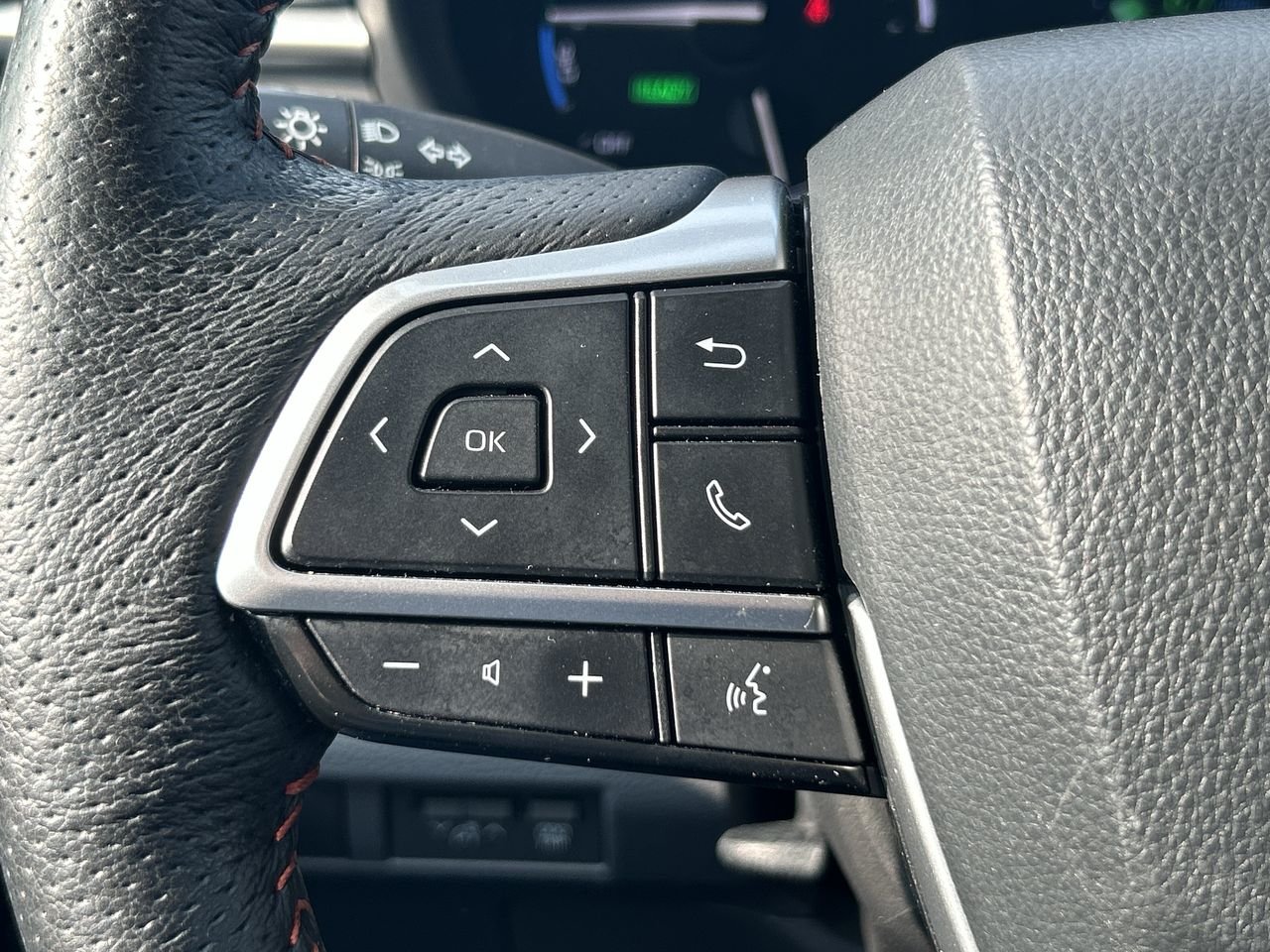 Used 2021  Toyota  image 23