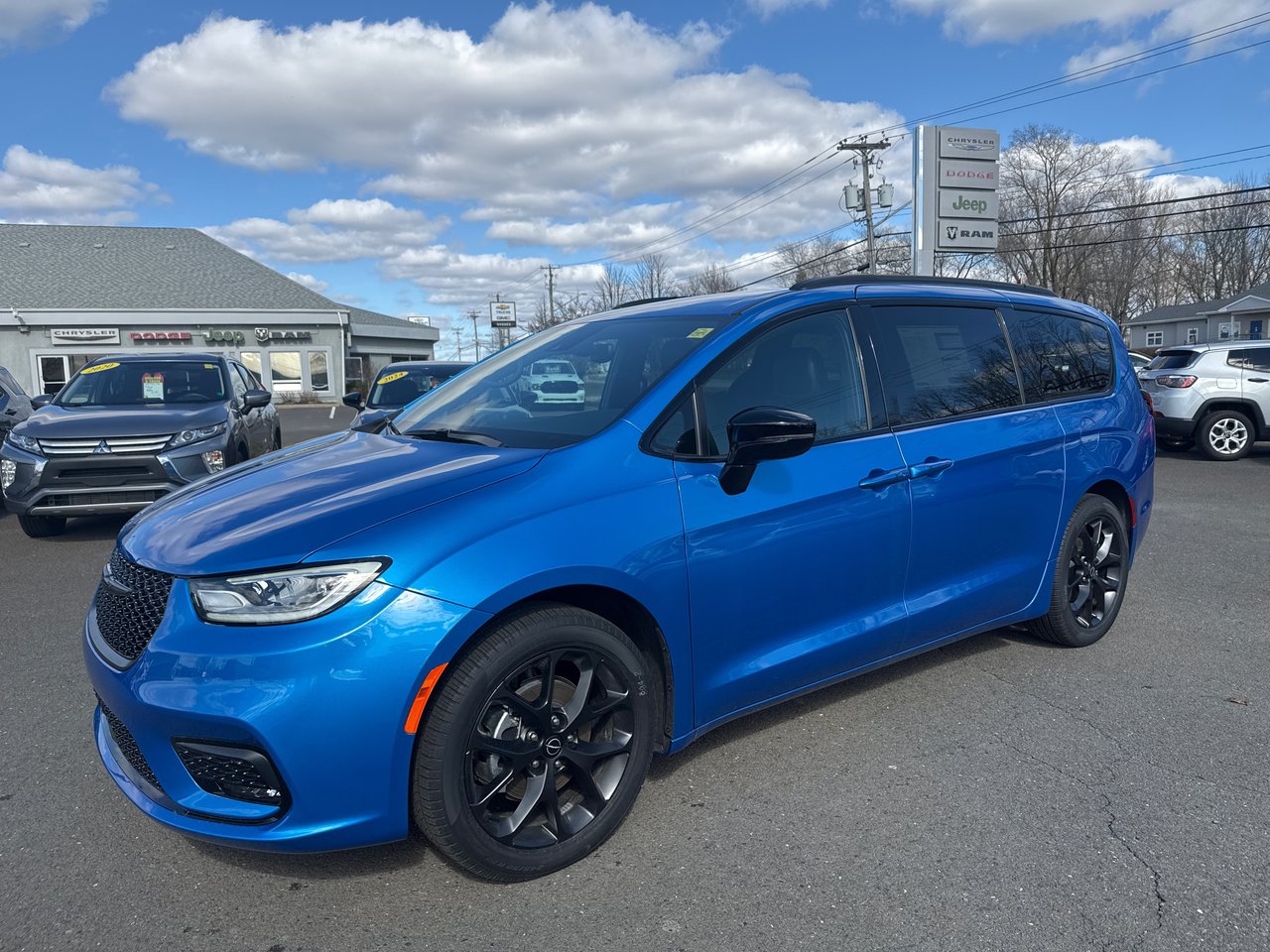 2026 Chrysler Pacifica Select FWD