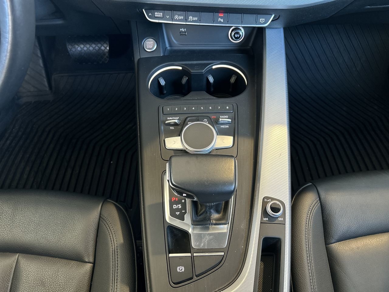 Used 2019 Manhattan Grey Met Audi 2.0T Progressiv quattro 7 sp image 27