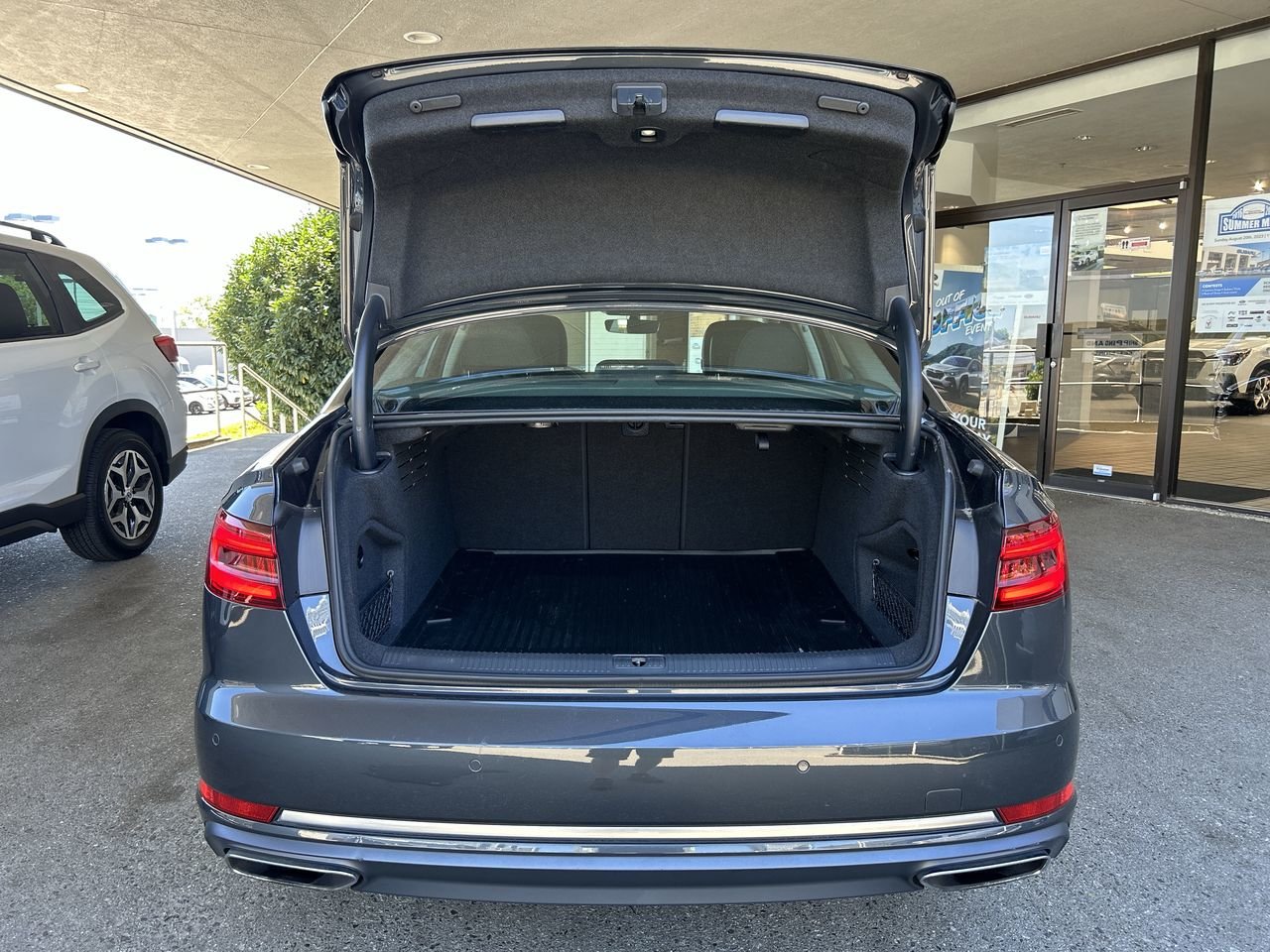Used 2019 Manhattan Grey Met Audi 2.0T Progressiv quattro 7 sp image 31