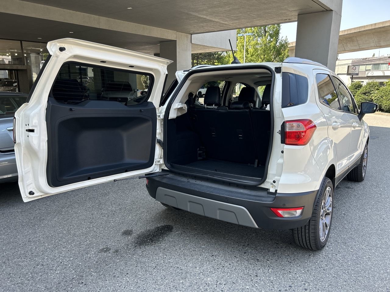 Used 2020 White Ford Titanium 4WD image 33