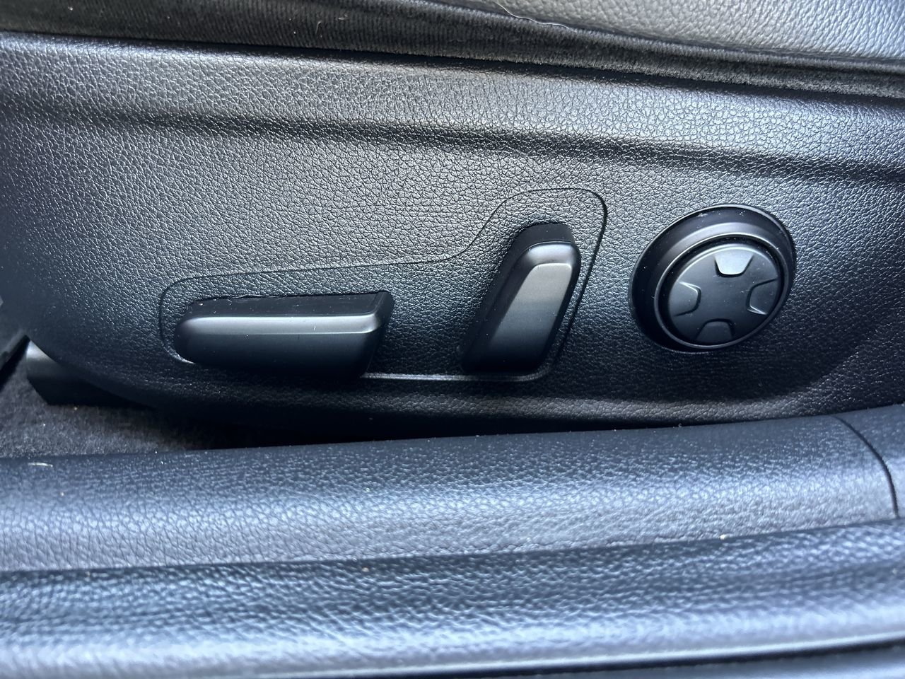 Used 2019 red Kia GT image 20