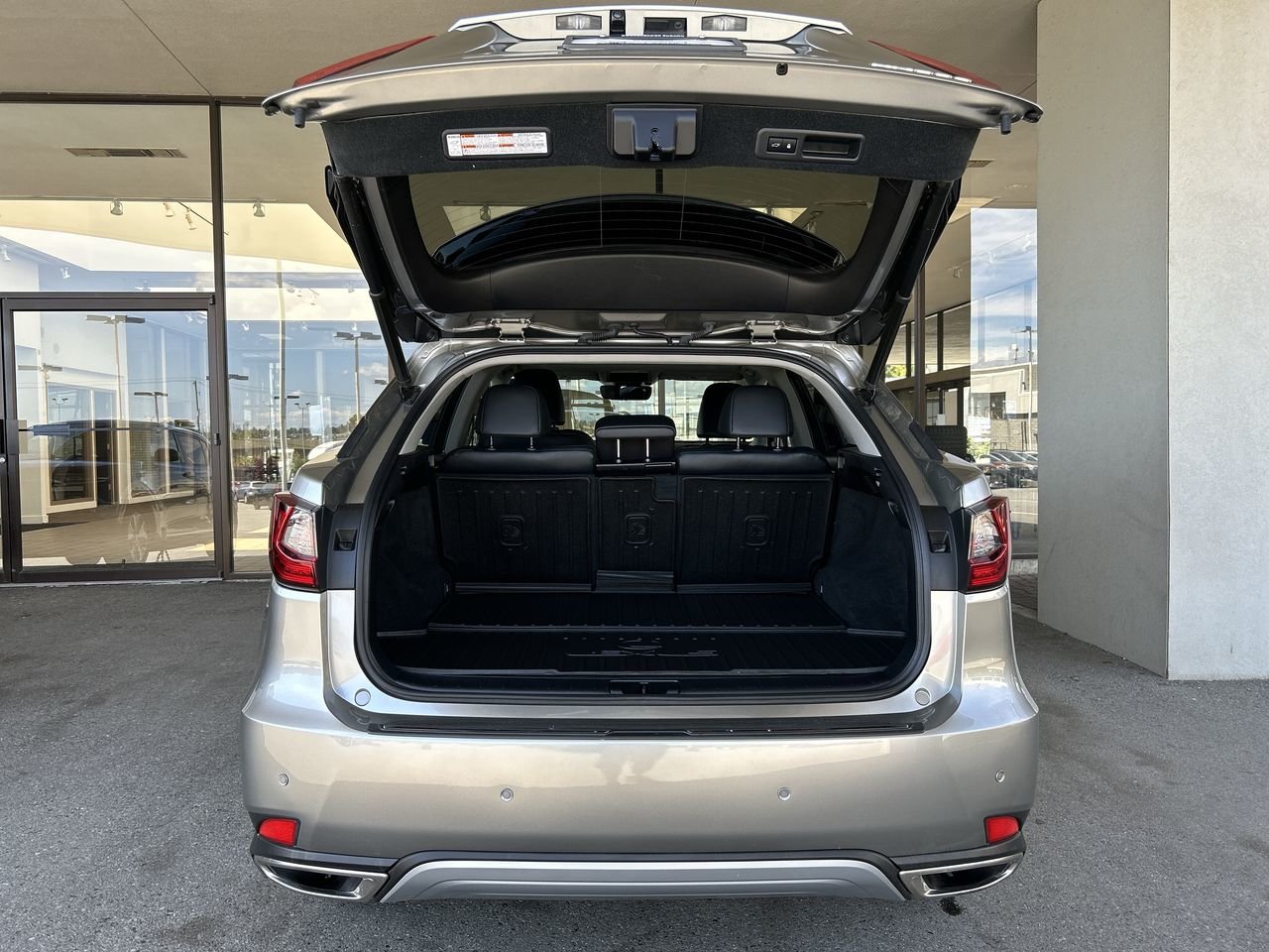 Used 2020 Silver Lexus 8A image 32