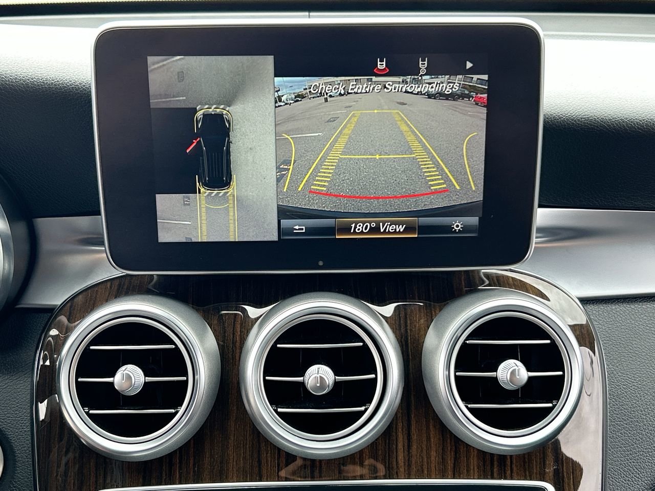 Used 2017 Obsidian Black Met Mercedes-Benz 4MATIC SUV image 25