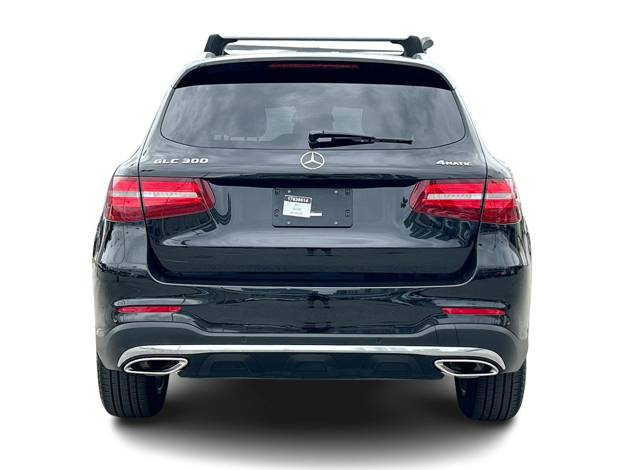 Used 2017 Obsidian Black Met Mercedes-Benz 4MATIC SUV image 9