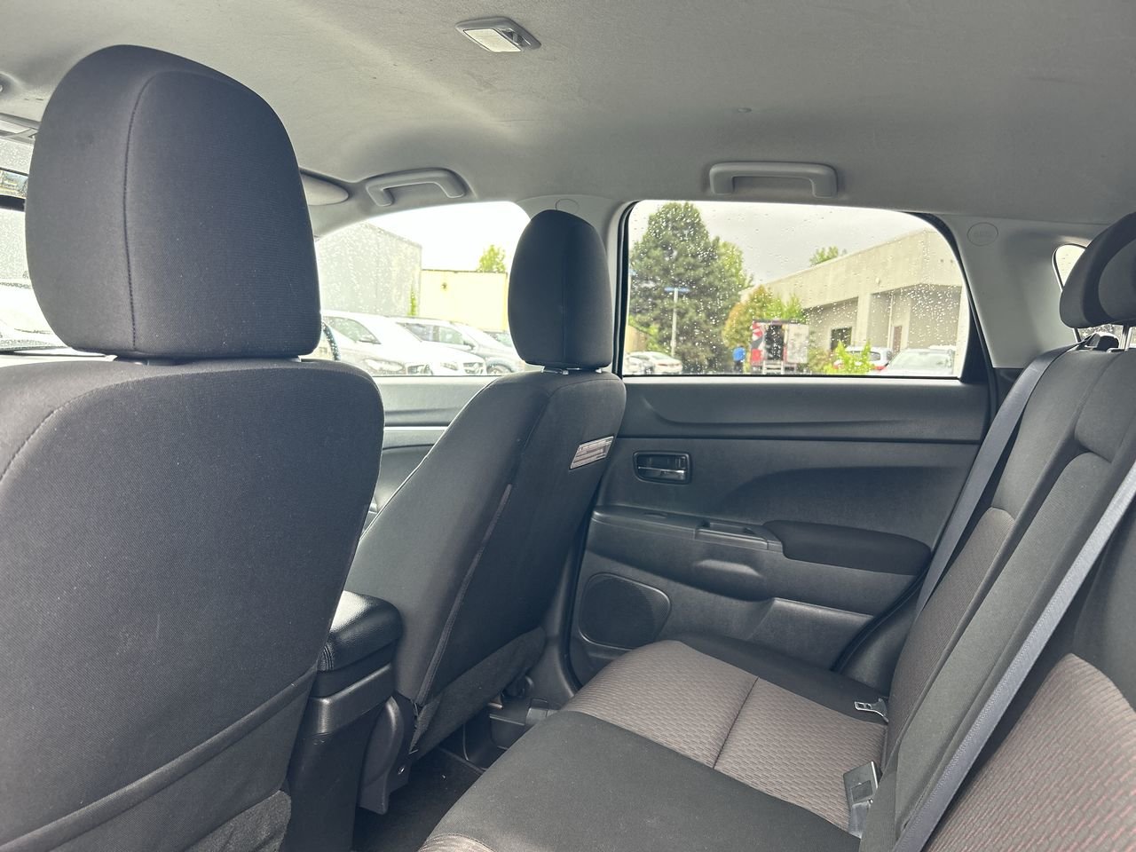 Used 2018 Labrador Black Mitsubishi 2WD SE - CVT image 29