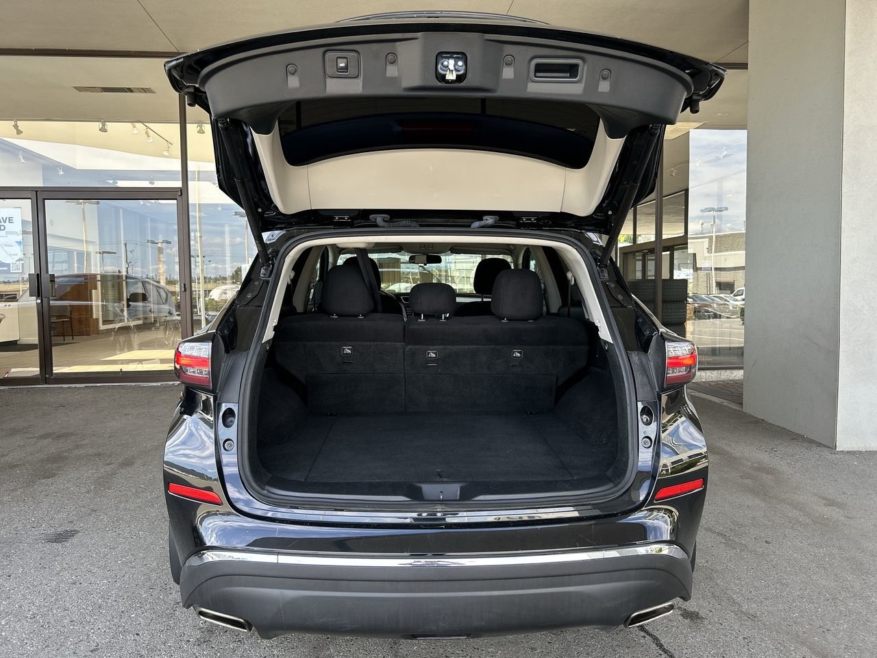 Used 2019 Magnetic Black MET Nissan SV AWD CVT image 33