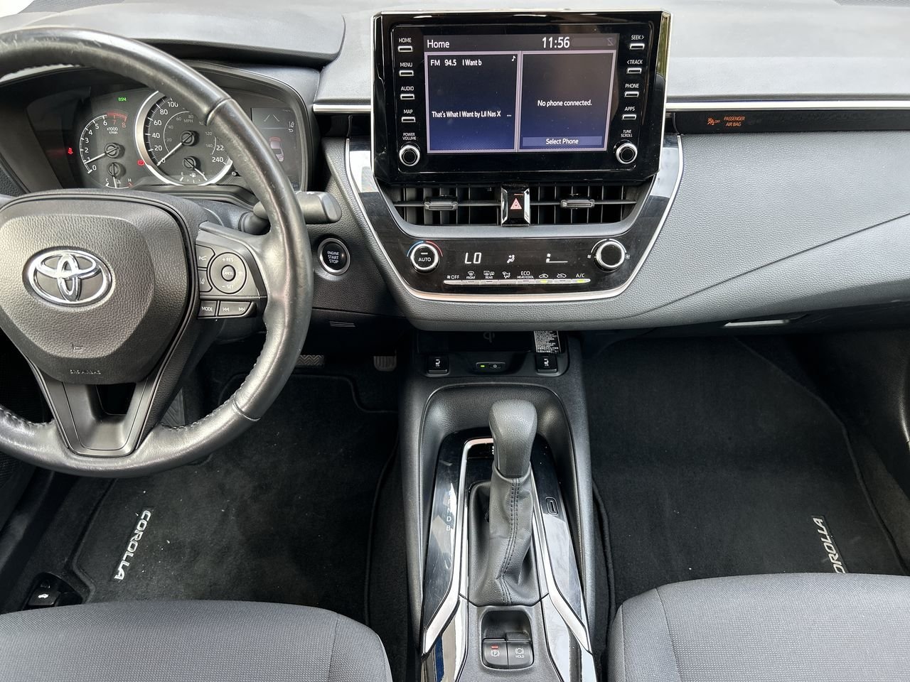 Used 2020 Super White Toyota 4-door Sedan LE CVT image 27