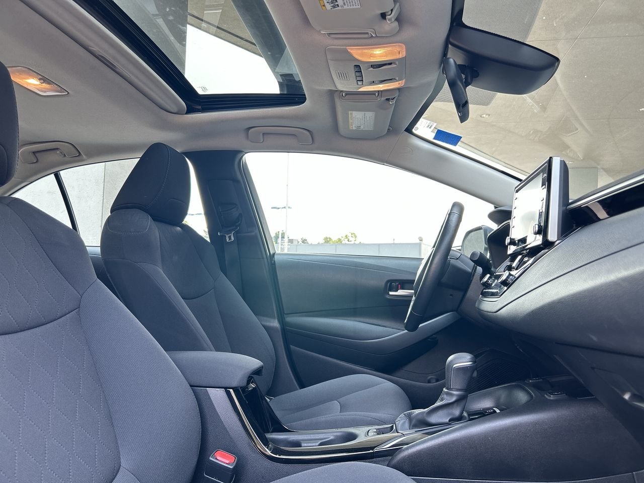 Used 2020 Super White Toyota 4-door Sedan LE CVT image 31