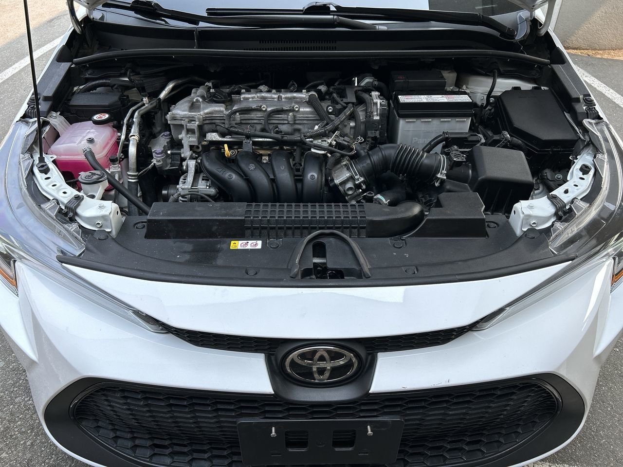 Used 2020 Super White Toyota 4-door Sedan LE CVT image 33