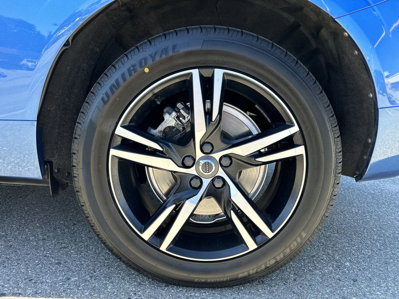 Used 2018 Bursting Blue Volvo T6 AWD R-Design image 18