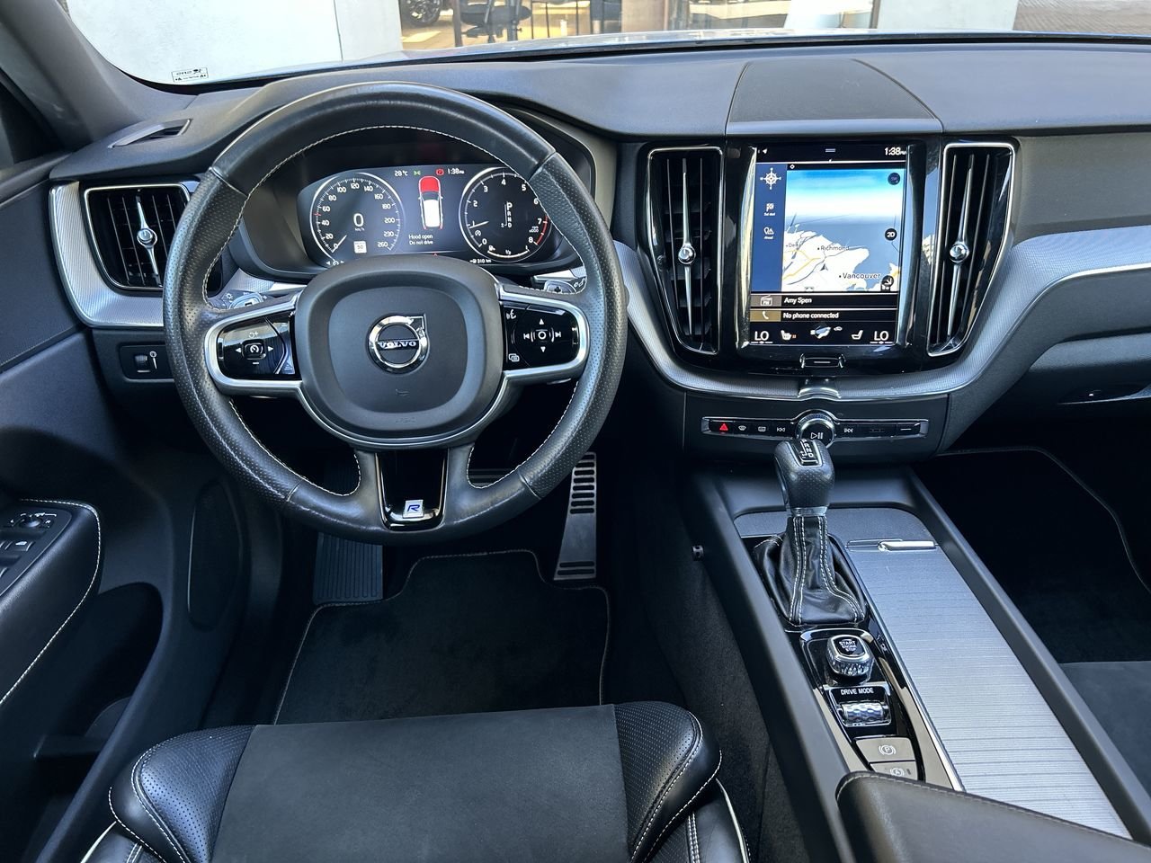 Used 2018 Bursting Blue Volvo T6 AWD R-Design image 30