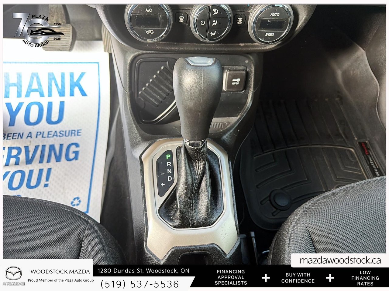 2015 Jeep Renegade North-14