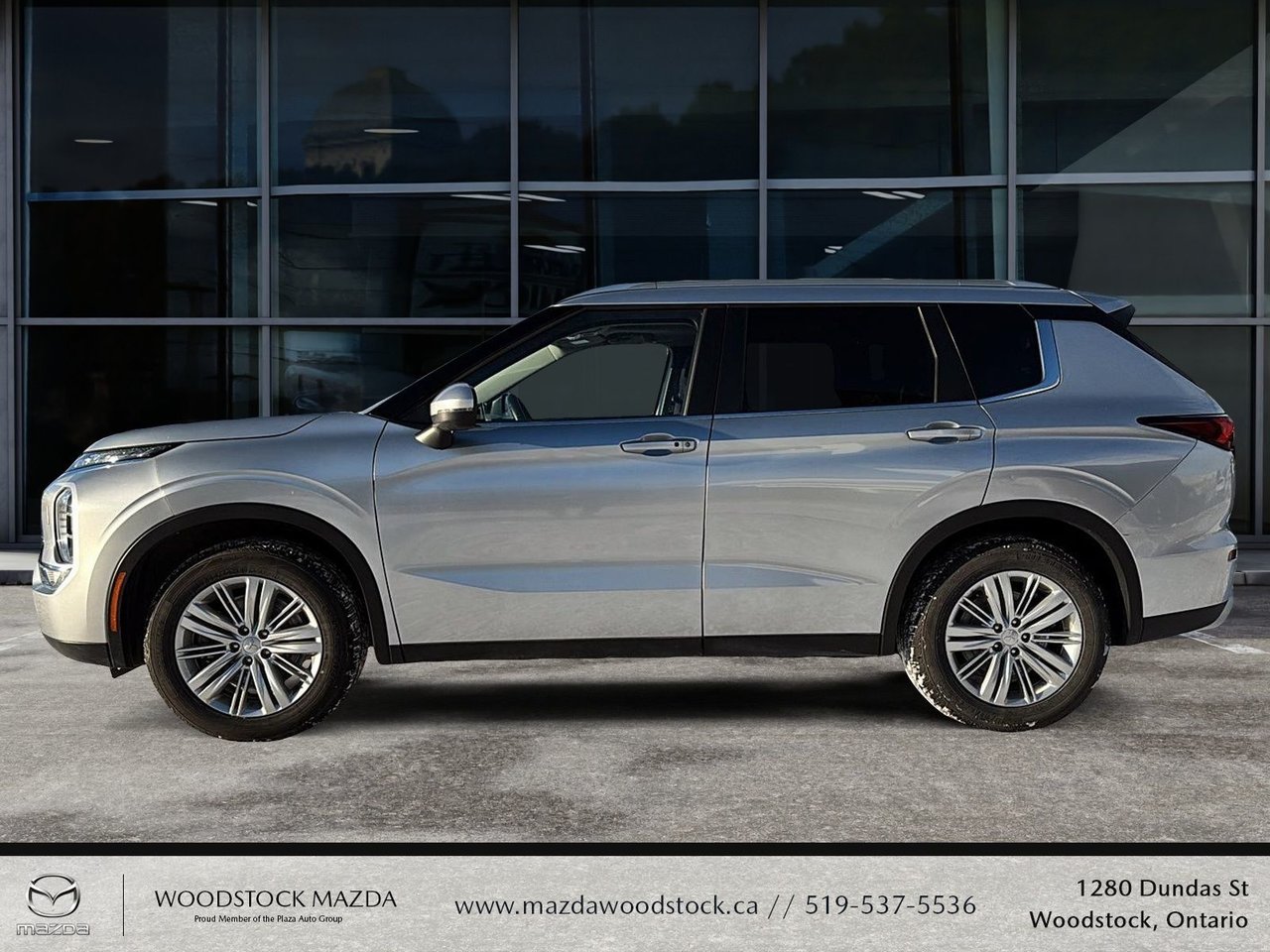 2024 Mitsubishi Outlander SE-4