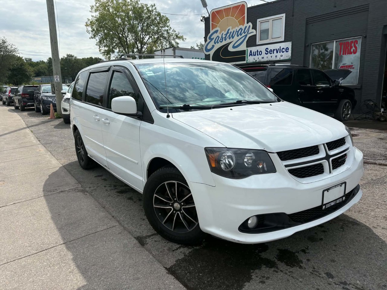  2016 Dodge Grand Caravan Minivan Front-Wheel Drive Automatic