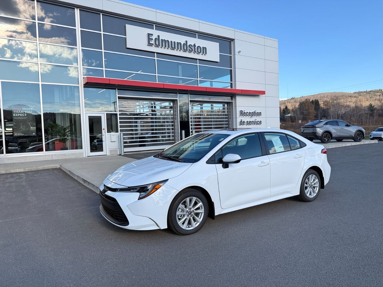 White (0040 BLANC SANS FRAIS) 2027 Toyota Corolla Sedan Front-Wheel Drive Automatic