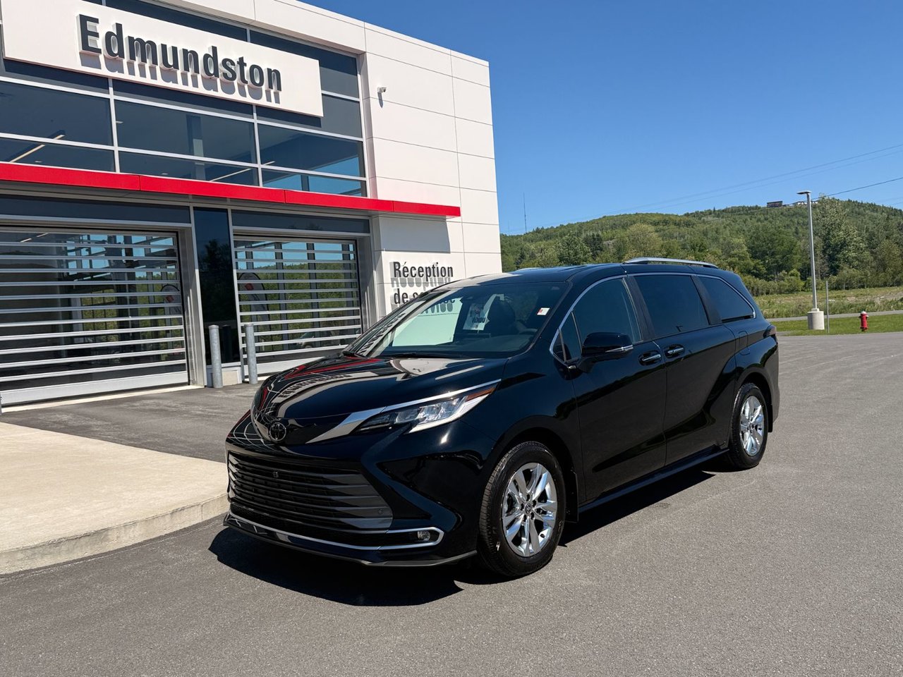 2026 Toyota Sienna XSE Technology 7-Passenger AWD