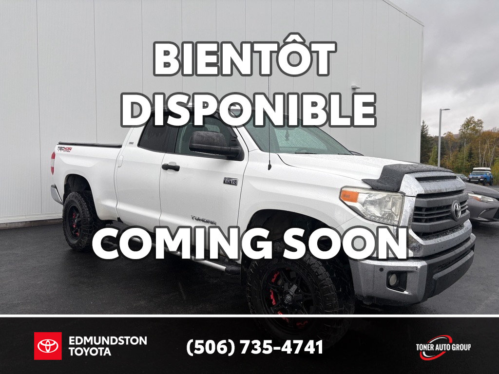 White 2015 Toyota Tundra Pickup Truck Four-Wheel Drive Automatic
