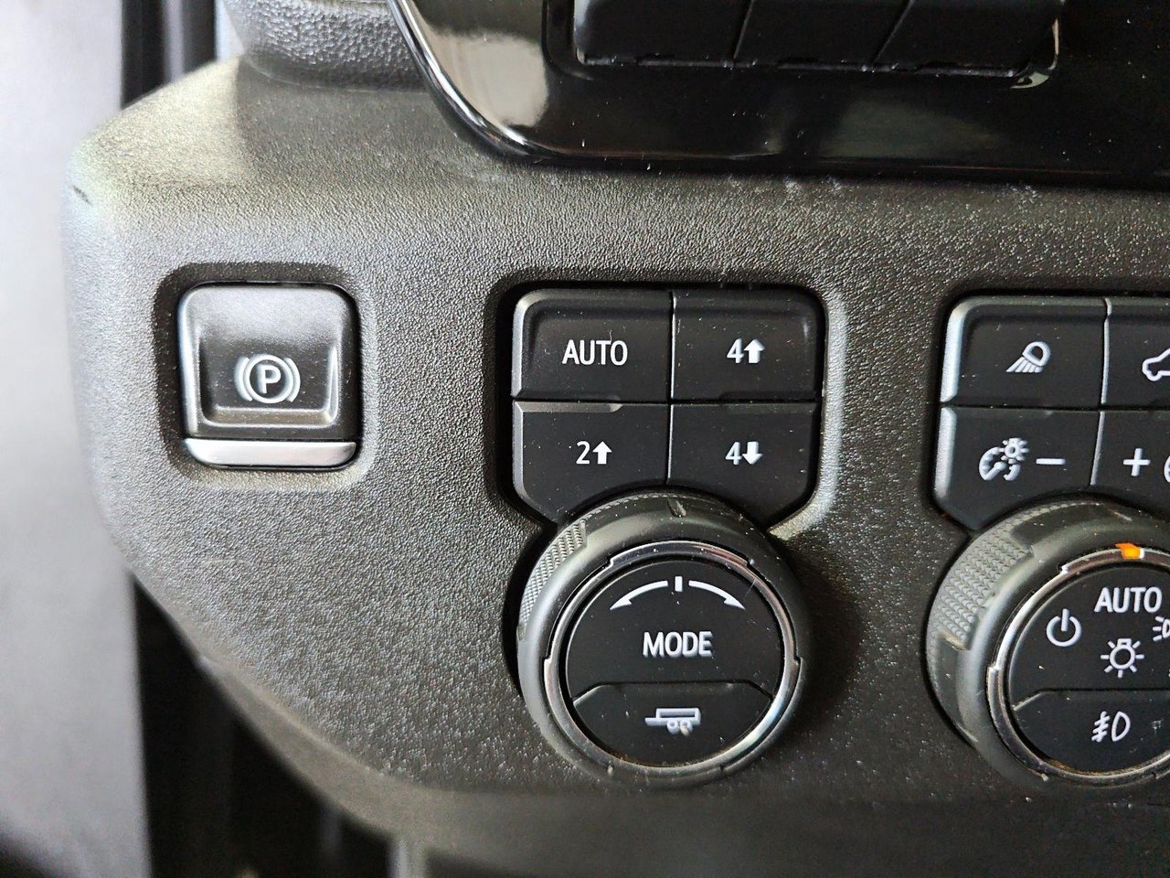 Chevrolet Silverado 2500HD High Country 2024-15