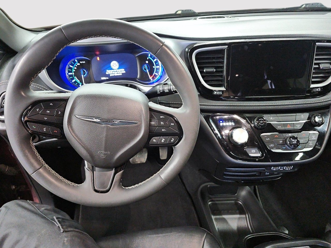 2022 Chrysler Pacifica Hybrid TOURING L // PHEV // PACIFICA-13