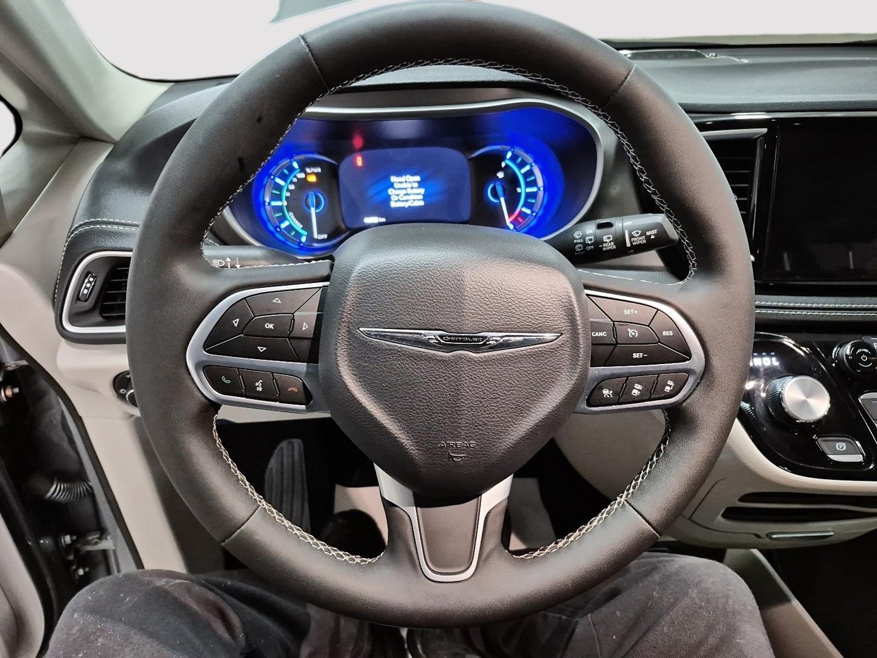 2023 Chrysler Pacifica Hybrid TOURING-L // PLAN OR 425S ENTRETIENS-11