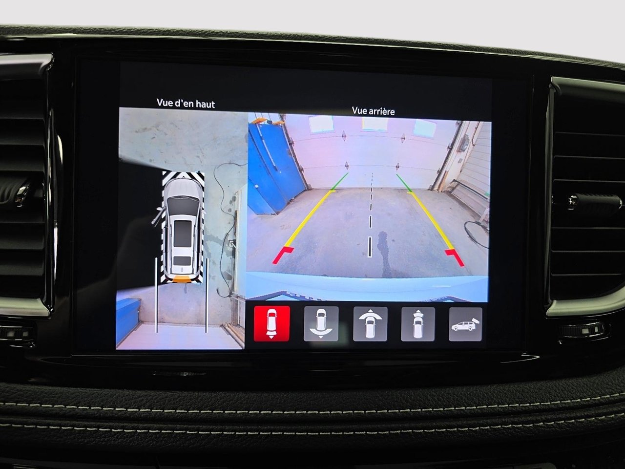 2024 Chrysler Pacifica Hybrid PREMIUM ALLURE S-31