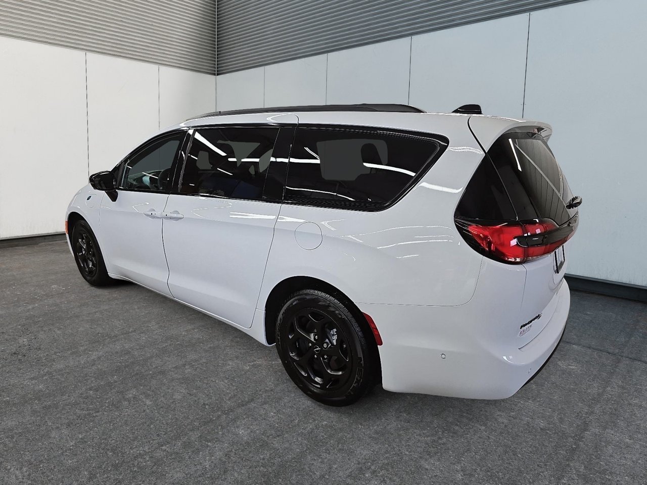 2024 Chrysler Pacifica Hybrid PREMIUM ALLURE S-5