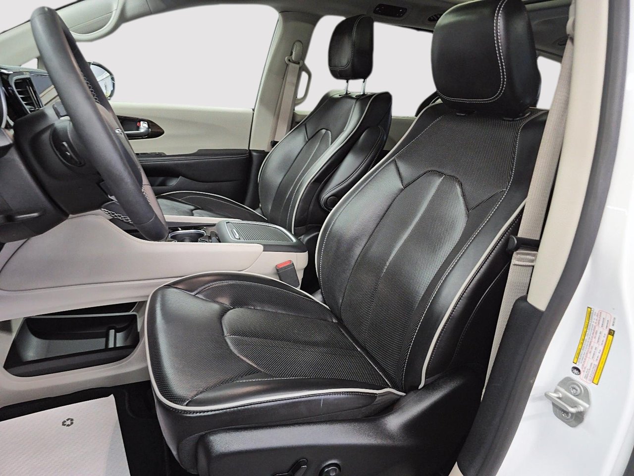 2024 Chrysler Pacifica Limited-8