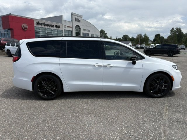 Chrysler Pacifica LIMITED // 3.6L // 9 VITESSES 2025-5