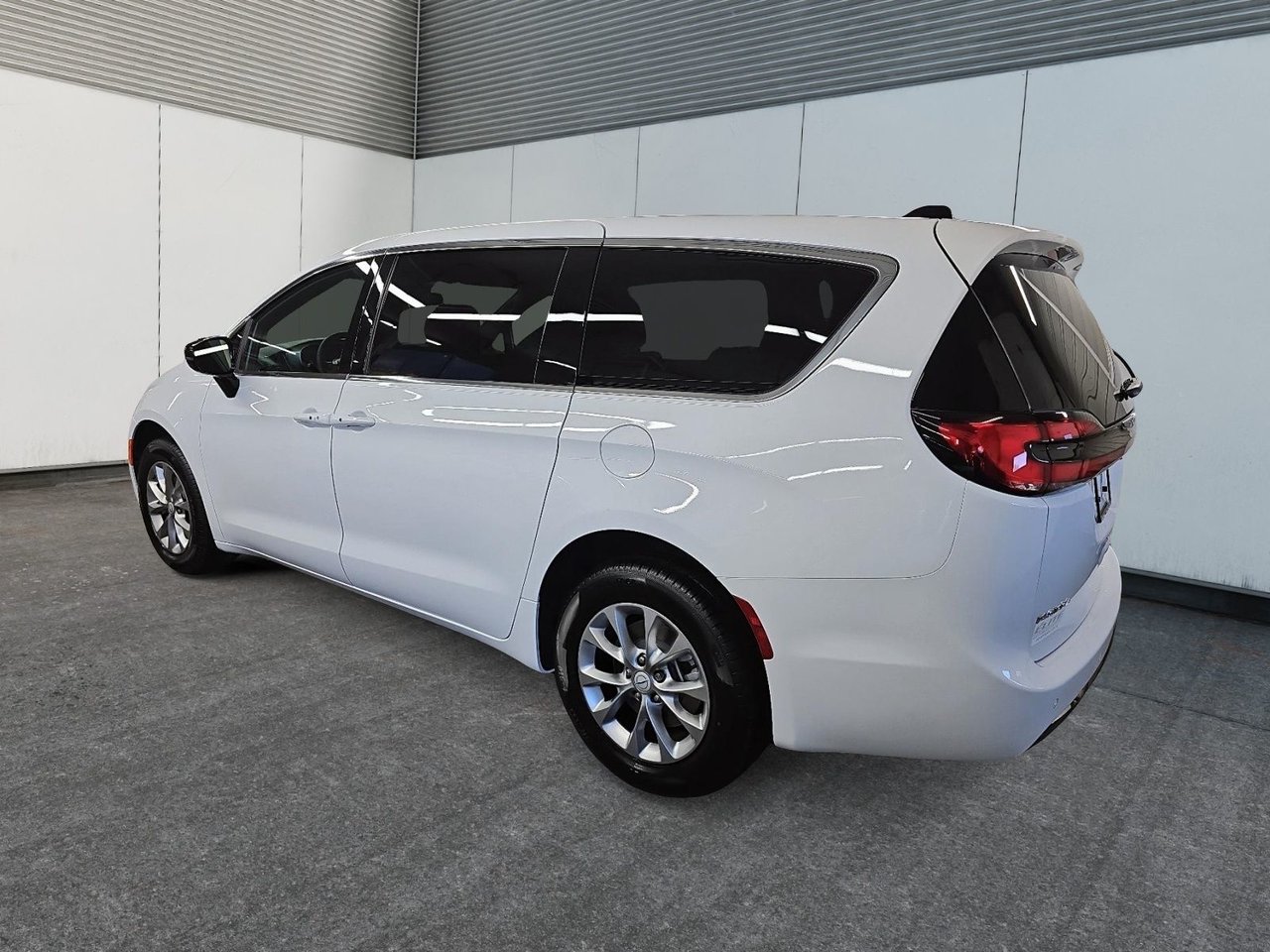 2026 Chrysler Pacifica SELECT AWD-3