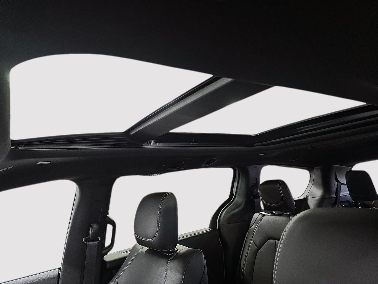 2026 Chrysler Pacifica SELECT AWD-15