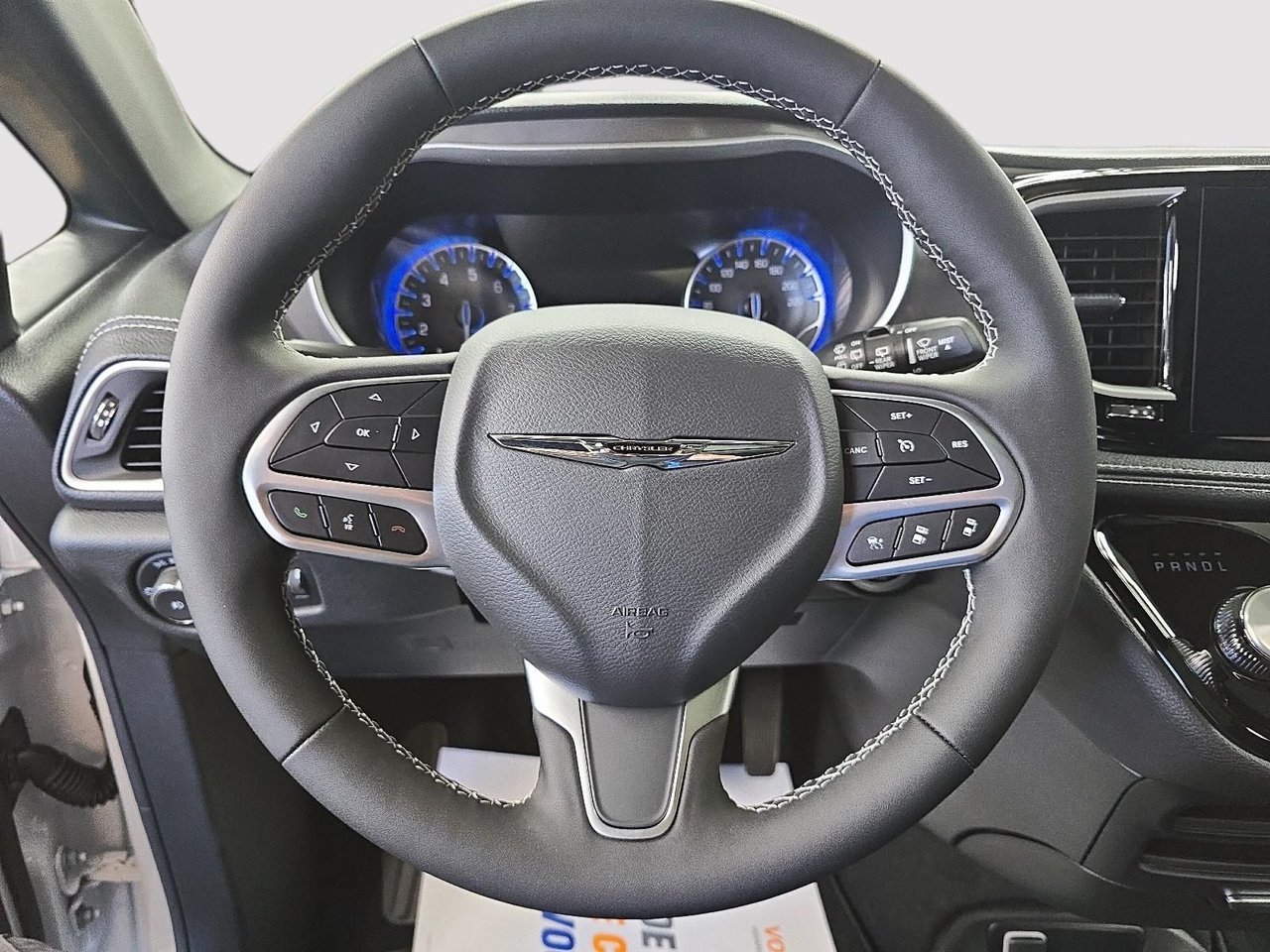 2026 Chrysler Pacifica SELECT AWD-11