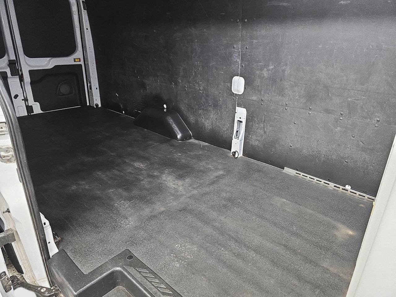 Ford Transit Cargo Van TRANSIT // CARGO 2023-16