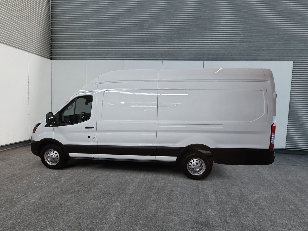 Ford Transit Cargo Van TRANSIT // CARGO 2023-4