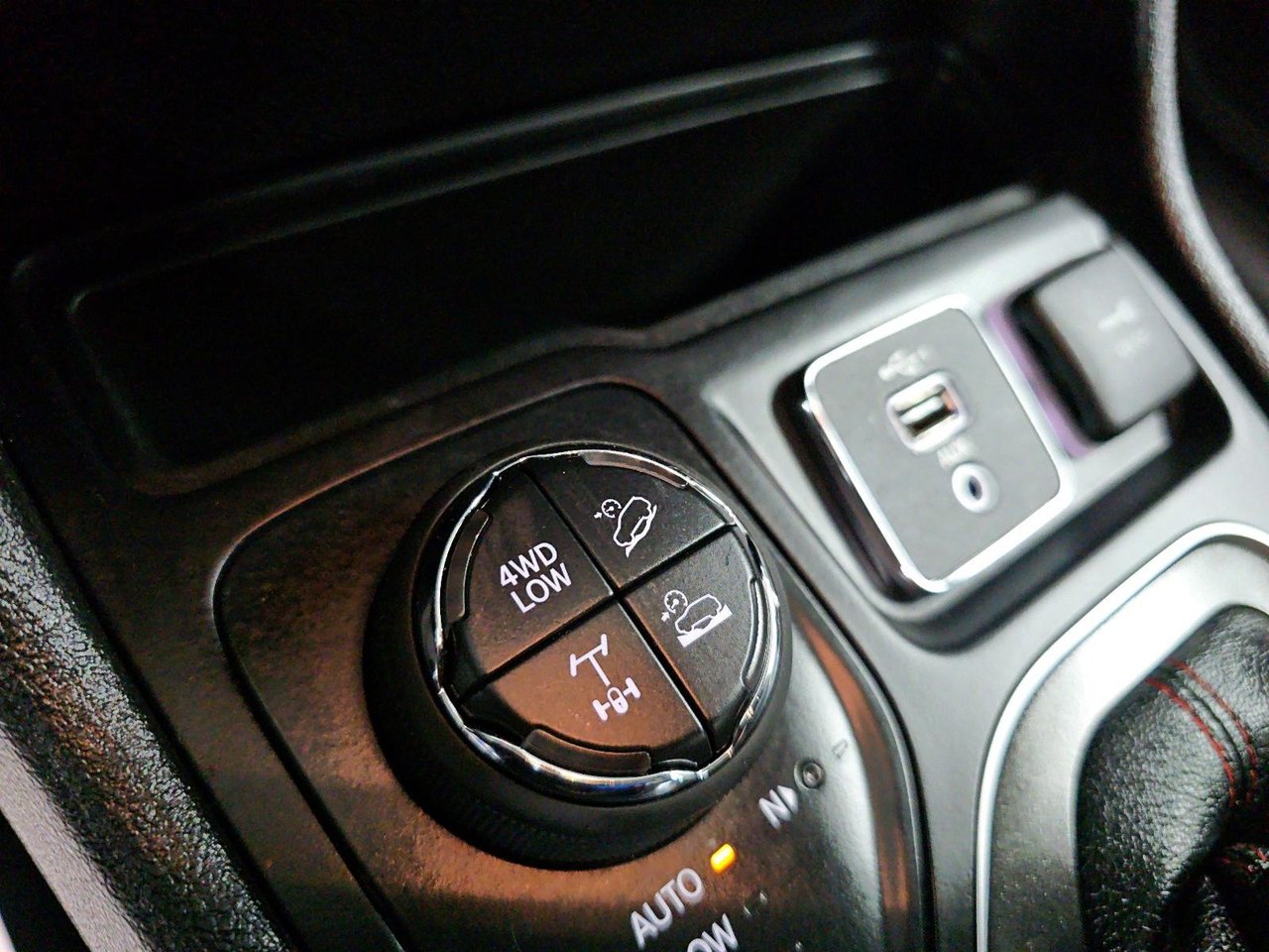 2021 Jeep Cherokee TRAILHAWK // JEEP // CHEROKEE-15