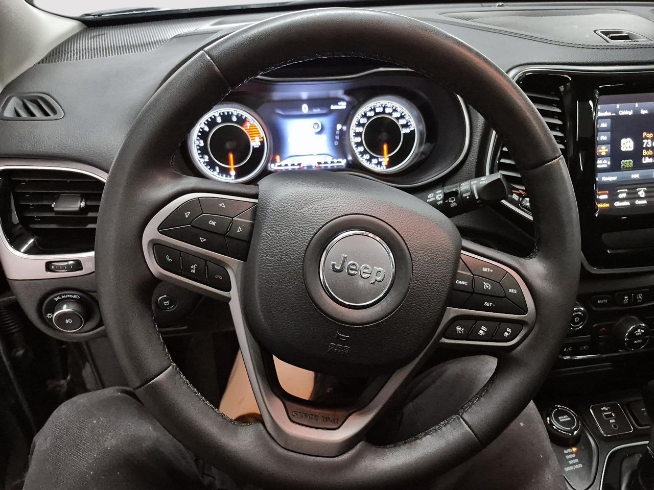 2022 Jeep Cherokee LIMITED // AWD // TOIT PANORAMIQUE-11