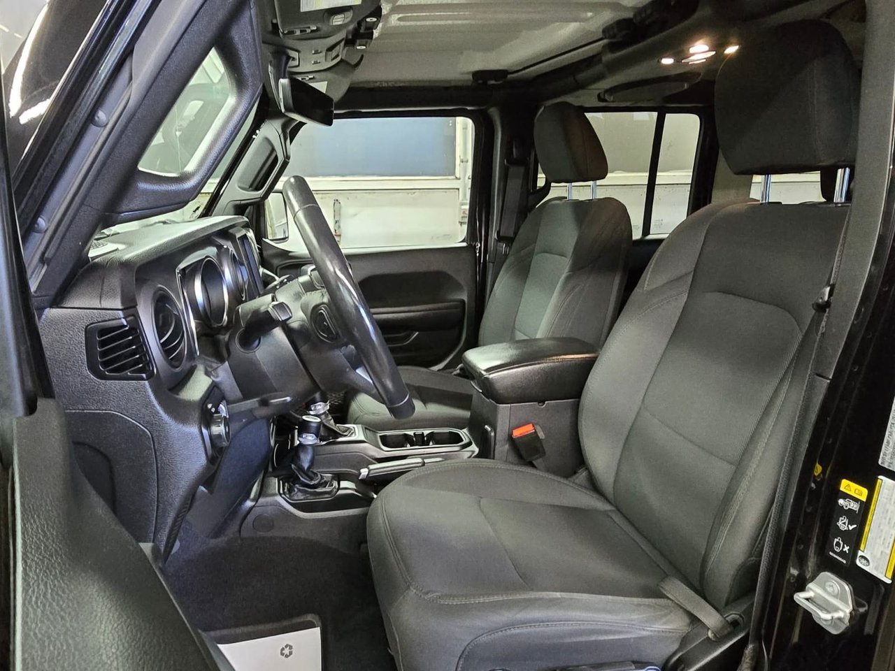 Jeep Wrangler Unlimited Sport 2021-6