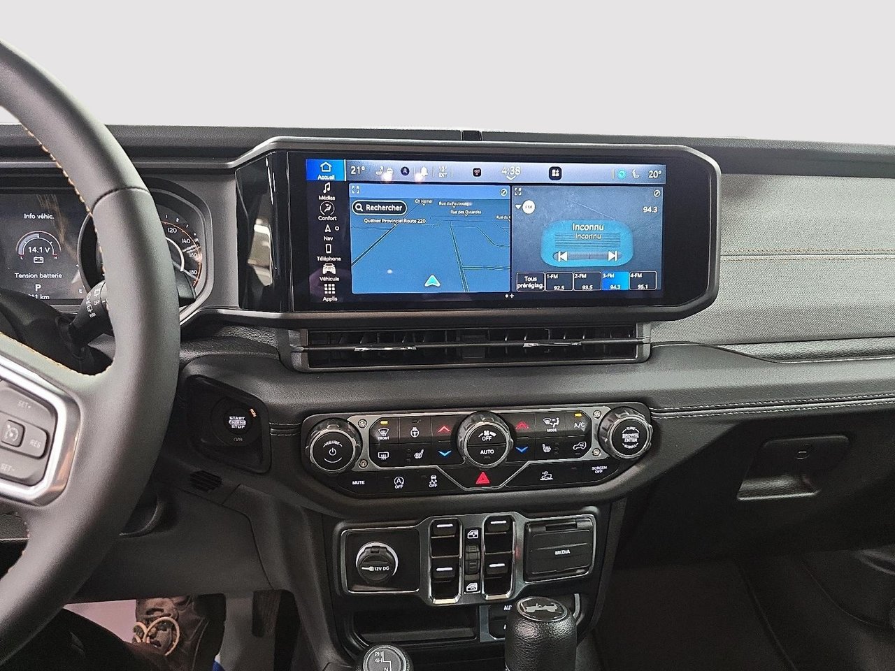 2024 Jeep Wrangler SAHARA 4X4 // ENSEMBLE TECHNOLOGIE // TOIT RIGIDE-17