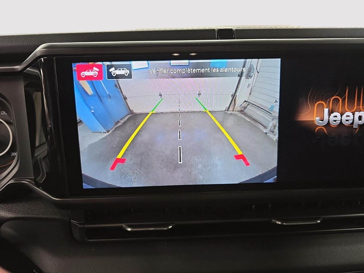 2024 Jeep Wrangler SAHARA 4X4 // ENSEMBLE TECHNOLOGIE // TOIT RIGIDE-16