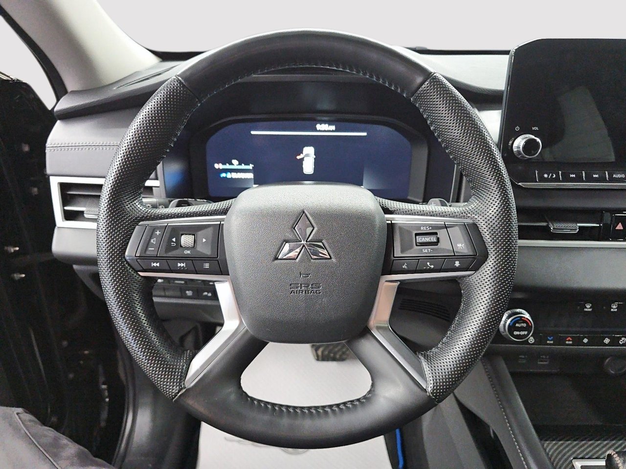 2023 Mitsubishi Outlander PHEV SEL // OUTLANDER // PHEV-11