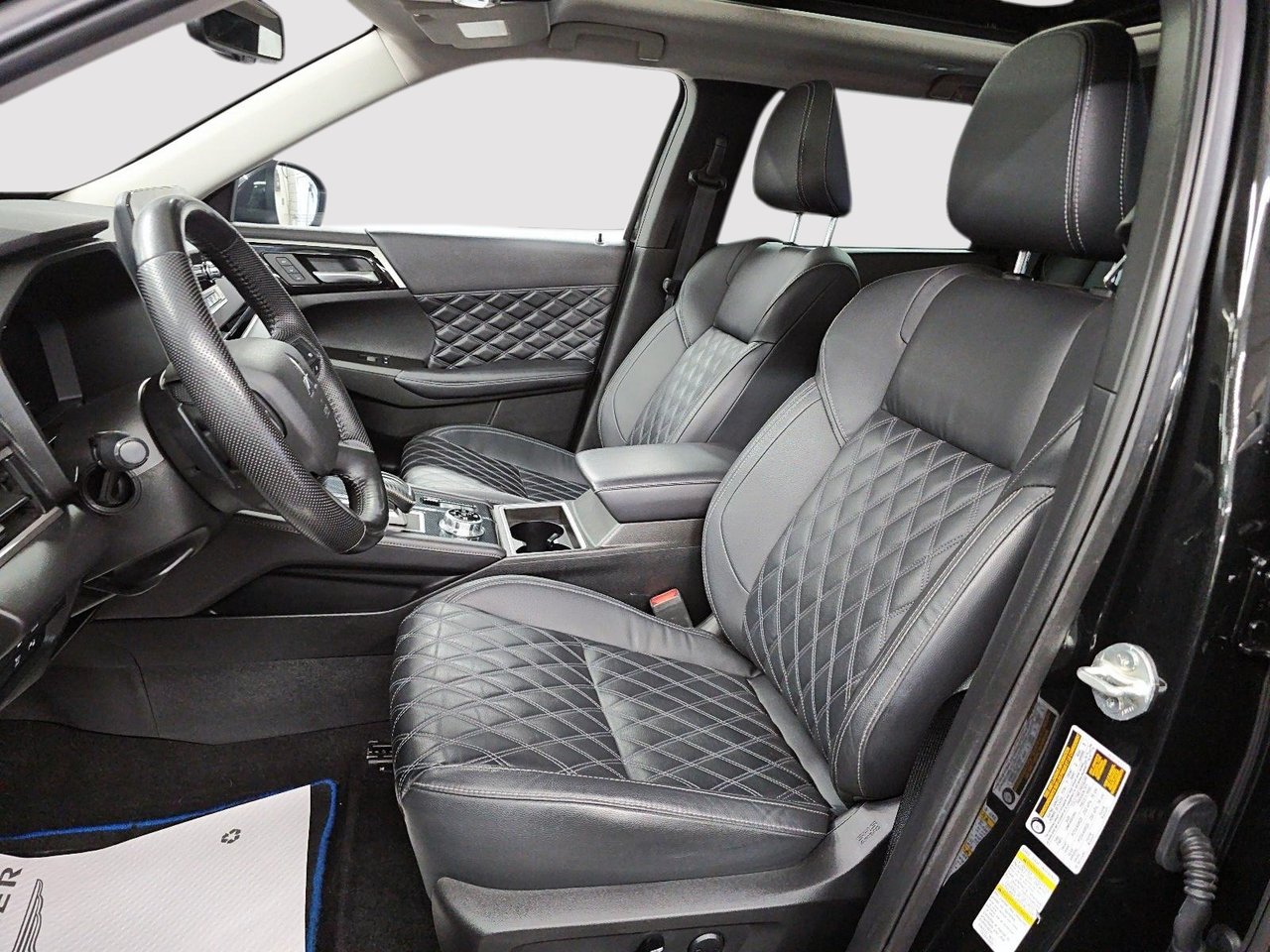 2023 Mitsubishi Outlander PHEV SEL // OUTLANDER // PHEV-8