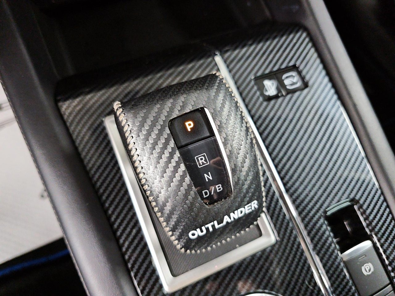 2023 Mitsubishi Outlander PHEV SEL // OUTLANDER // PHEV-14