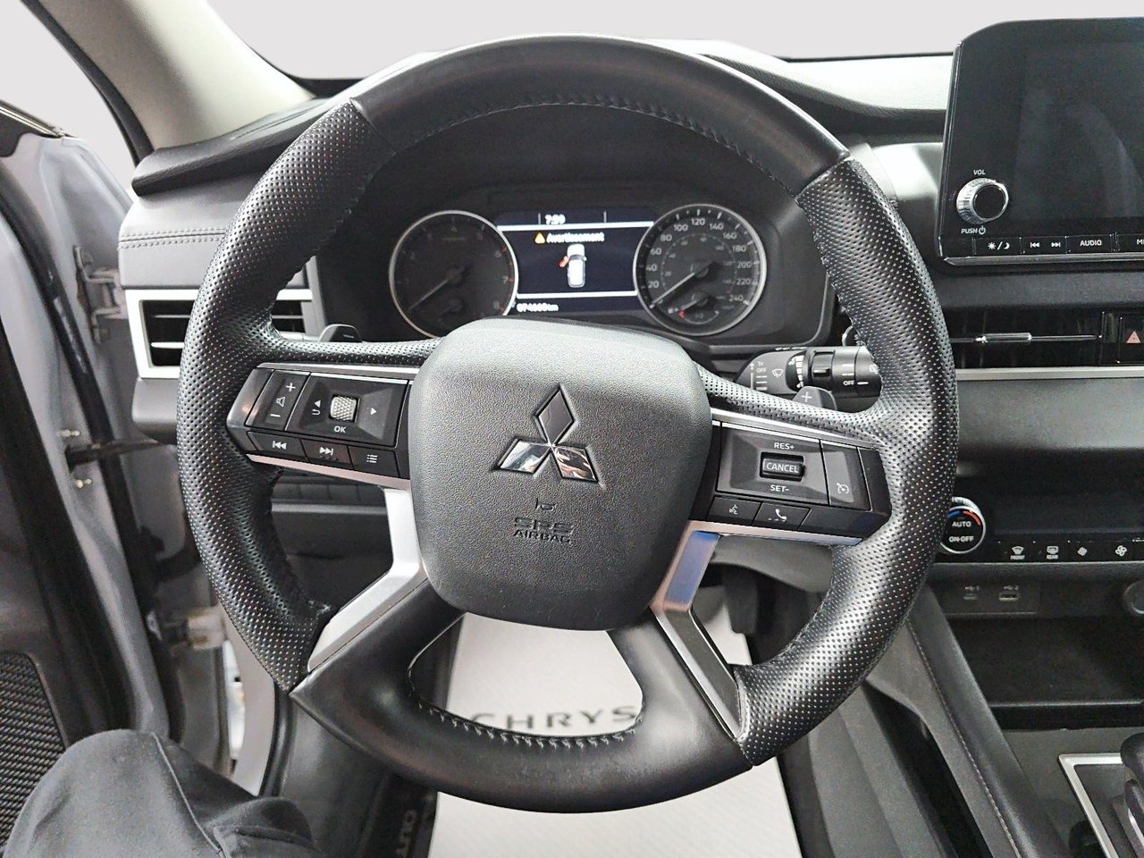 2023 Mitsubishi Outlander ES // S-AWD // 2.5L-11