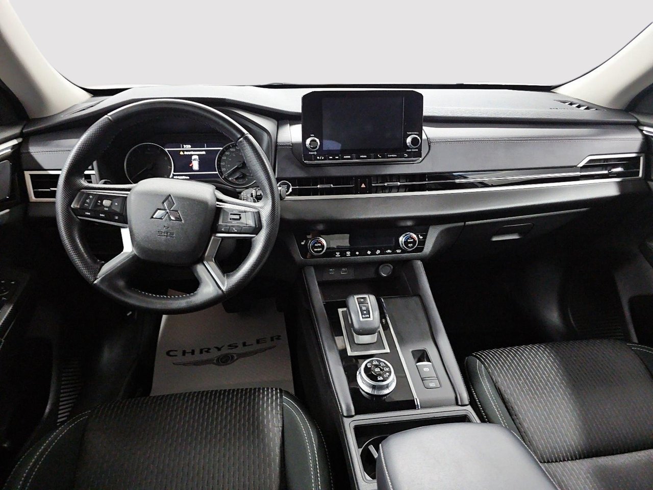 2023 Mitsubishi Outlander ES // S-AWD // 2.5L-9