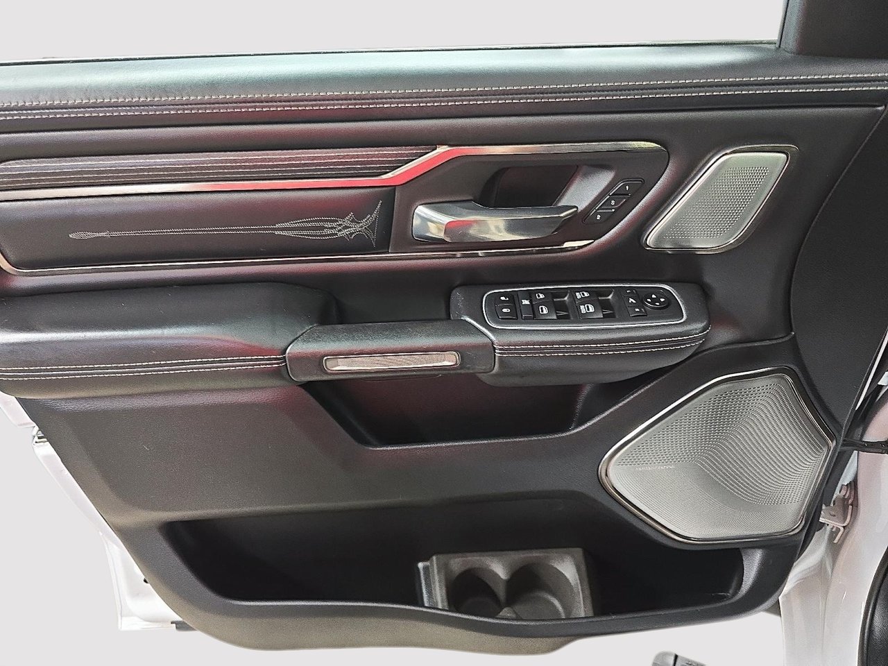 Ram 1500 LIMITED 4X4 CREW CAB // DIESEL // TOIT PANORAMIQUE 2020-10