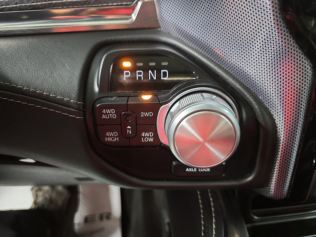 Ram 1500 LIMITED 4X4 CREW CAB // DIESEL // TOIT PANORAMIQUE 2020-14