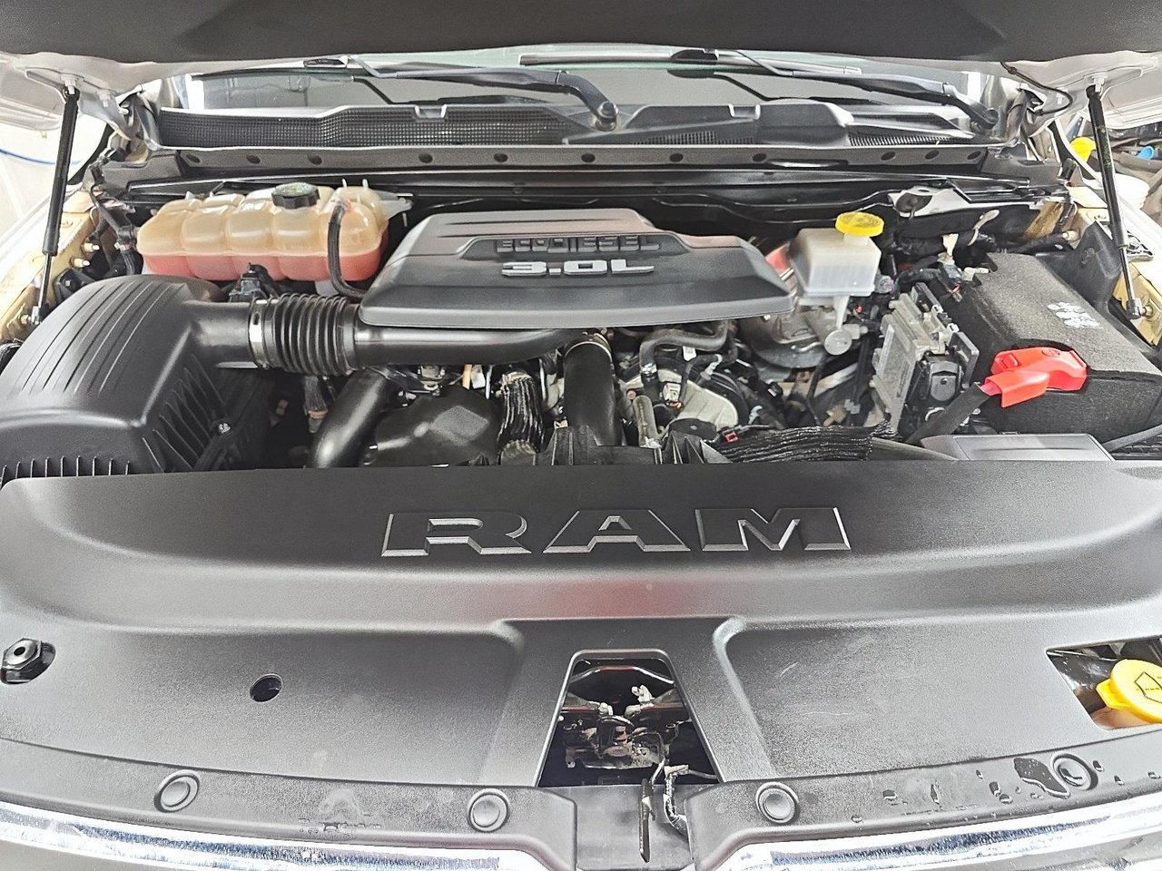 Ram 1500 LIMITED 4X4 CREW CAB // DIESEL // TOIT PANORAMIQUE 2020-7